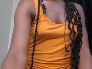 petite_freakette's Webcam Screen Cap